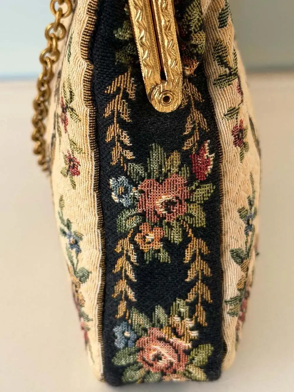 Vintage 1950s Tapestry Evening Bag - kiss Closure - brass like metal strap